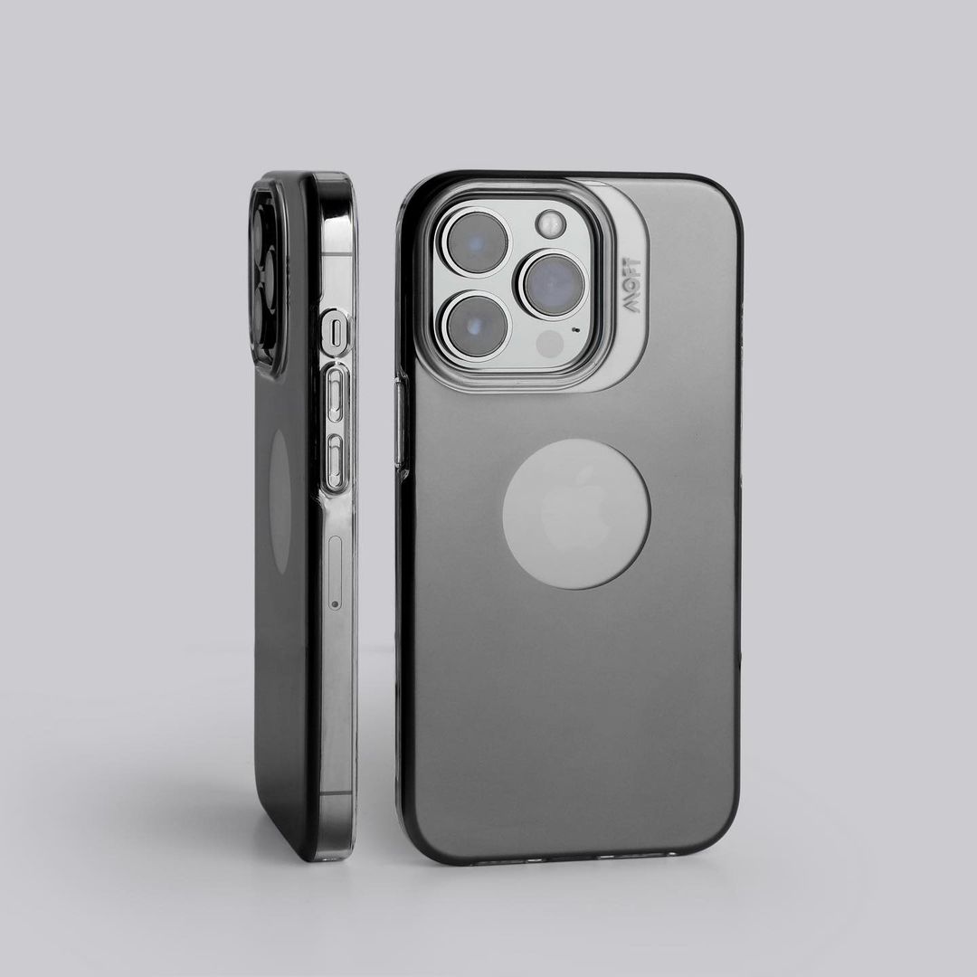 Черный чехол MOFT Snap Case для iPhone 13