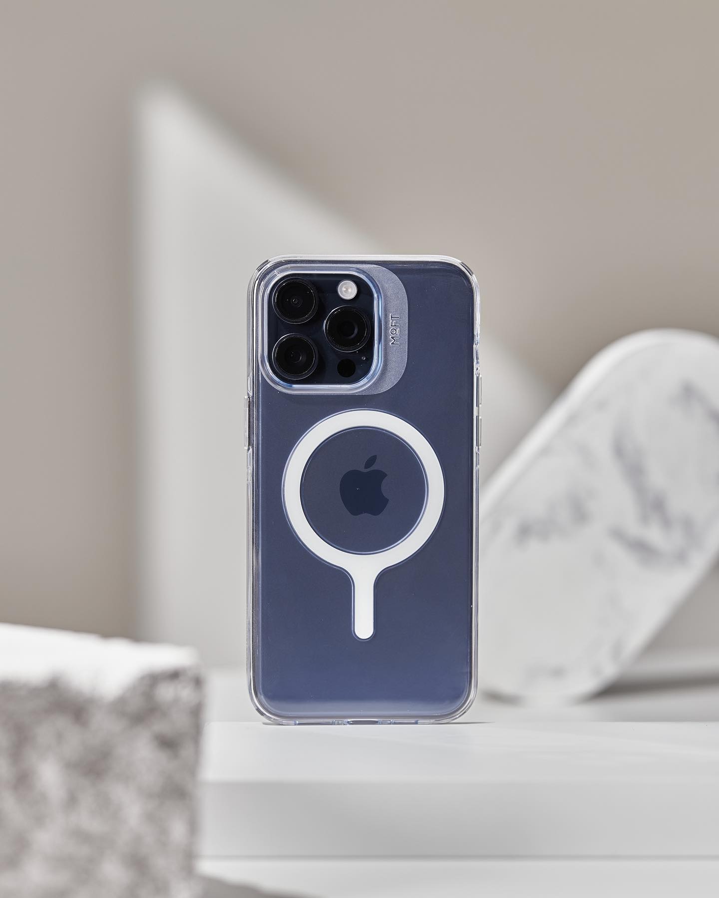 Уцінка. Прозорий чохол MOFT Snap Case для iPhone 14