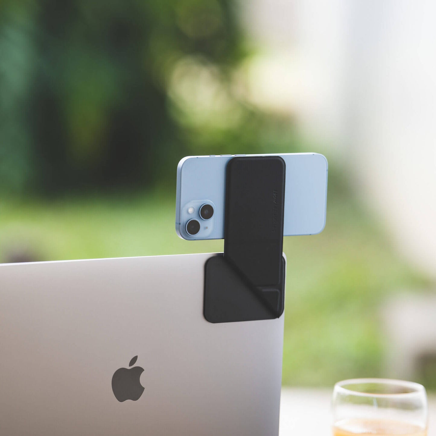 Moft Flip Mount - розкладне кріплення для телефону
