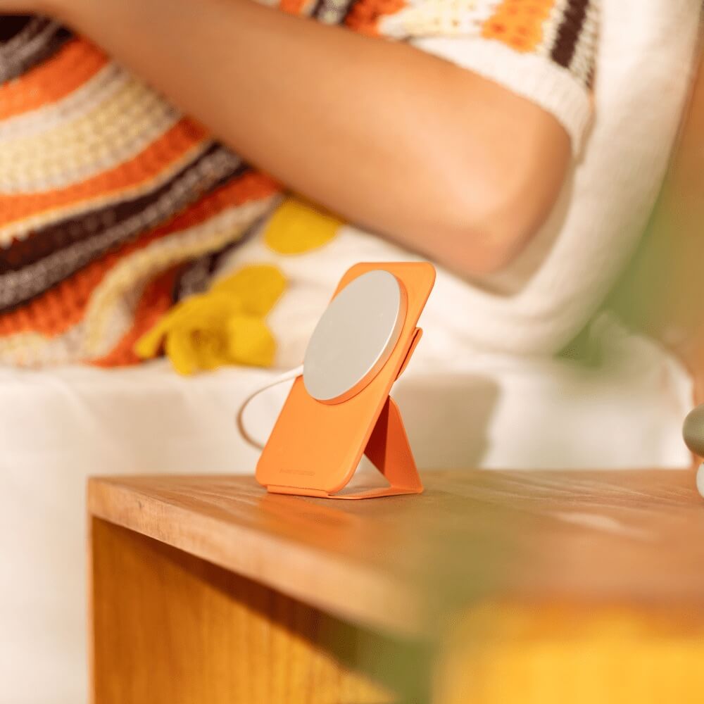 Moft Trackable Snap-on — магнітна підставка-гаманець з Apple Find My
